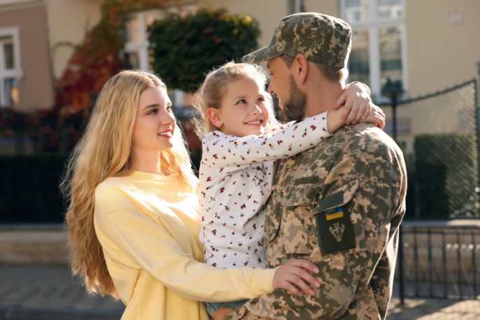 можно ли носить военную форму без шевронов